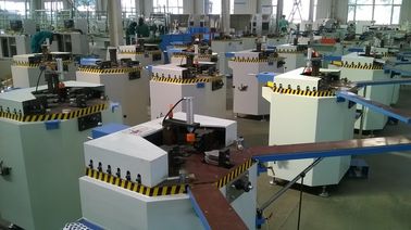 중국 알루미늄 창틀 회의를 위한 알루미늄 창/구석 주름을 잡는 기계를 위한 단 하나 맨 위 코너 결합 기계 협력 업체
